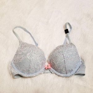 *Sold Elsewhere Victoria’s Secret Pushup Bra 34B